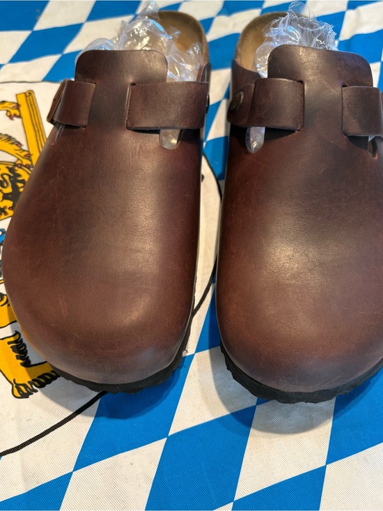 Birkenstock Other - Birkenstock Men's Dark Brown Leather Slip-On Clogs